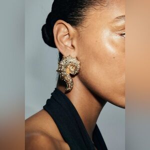 Zara ✨✨✨Gold Jeweled Shell Earrings NWT